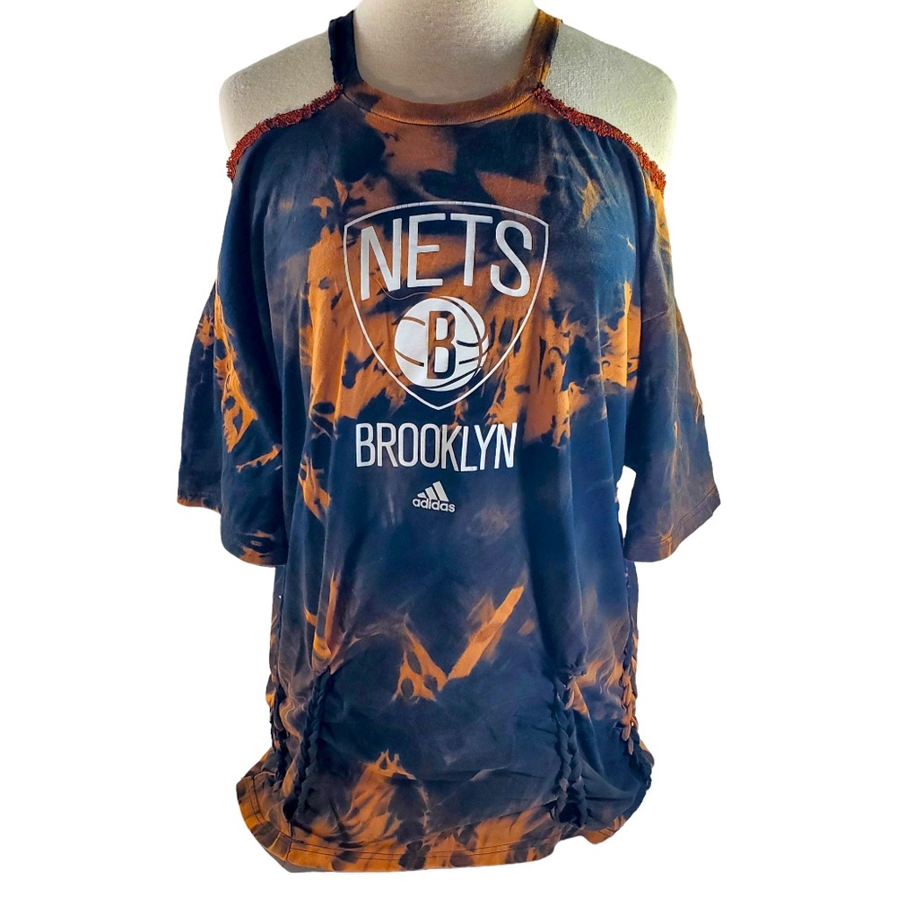 Nets upcycled size L tee